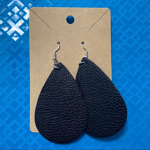 Black Green Clover St Patrick’s Irish Earrings - Picture 3 of 5